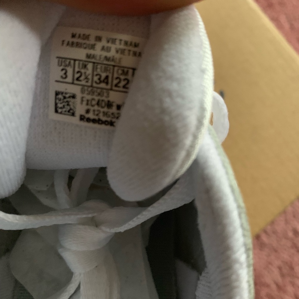 Classic White Reebox - Picture 7 of 7